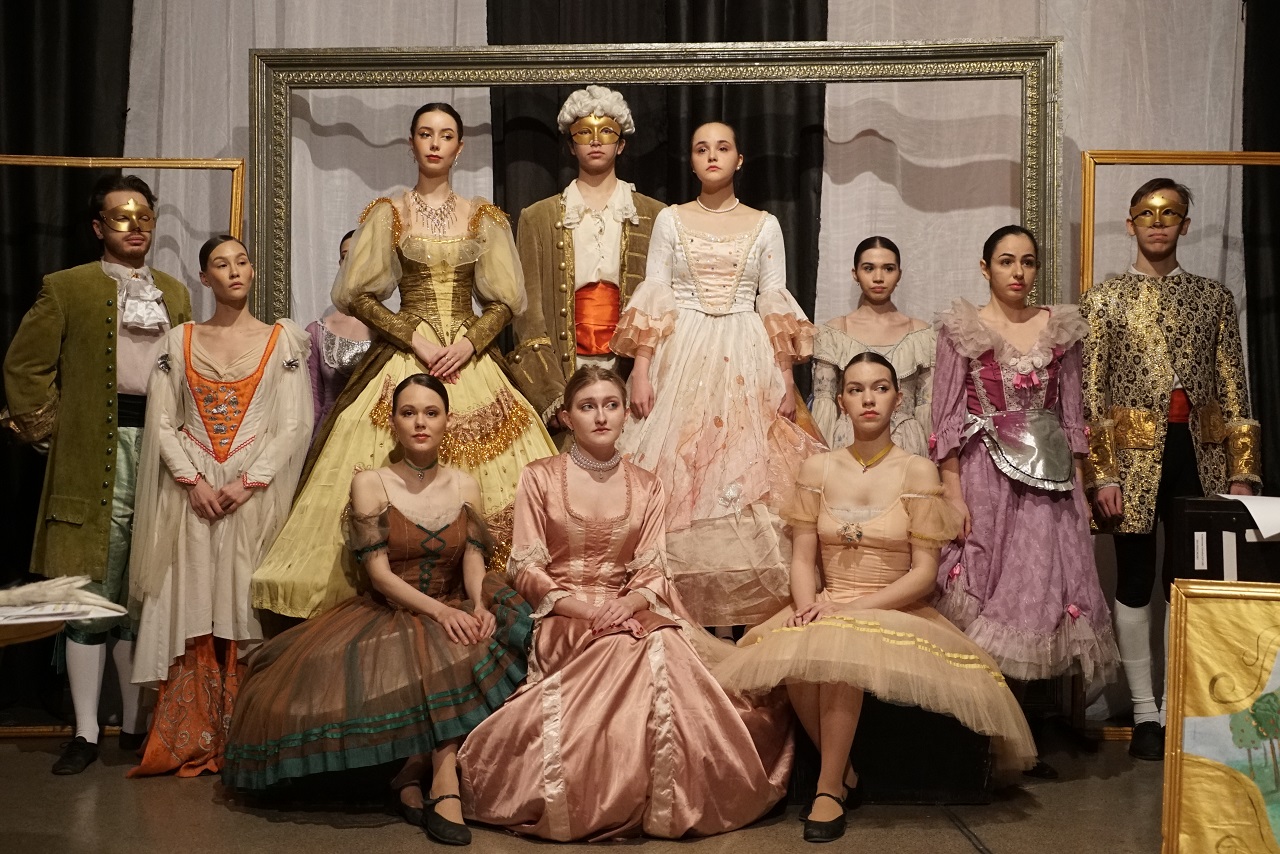  Зачет по актерскому мастерству сдали студенты 3 курса ЕГТИ мастерской В.Л. Маковкиной