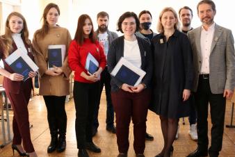Выпускникам заочного отделения ЕГТИ специальности «Продюсерство» вручили дипломы