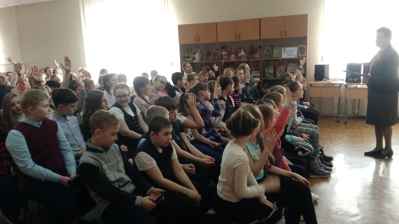 Студенты ЕГТИ представили спектакль