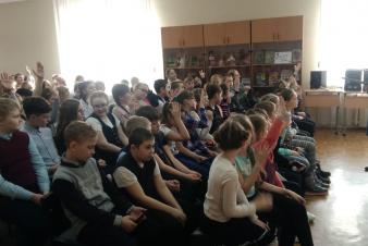 Студенты ЕГТИ представили спектакль