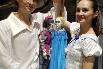 Студентка и выпускник ЕГТИ сыграли главные роли на премьере в Екатеринбургском театре кукол