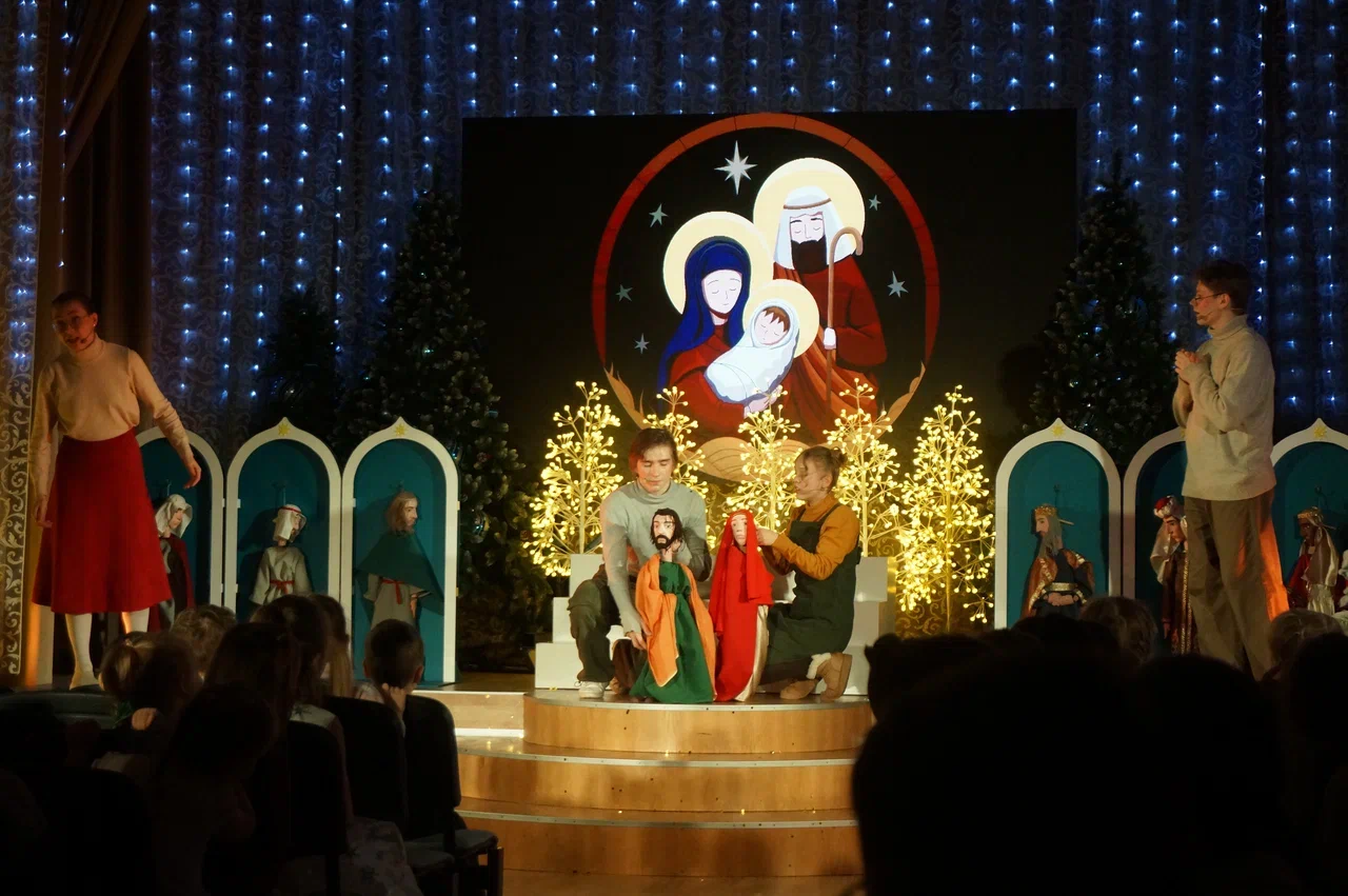 Студенты ЕГТИ приняли участие в Архиерейских рождественских ёлках